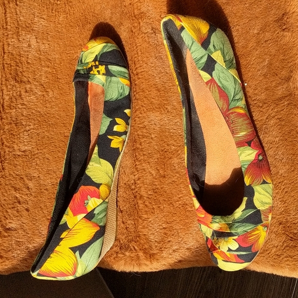 Rocket Dog Shoes - Floral Rattan Rocket Dog Flats